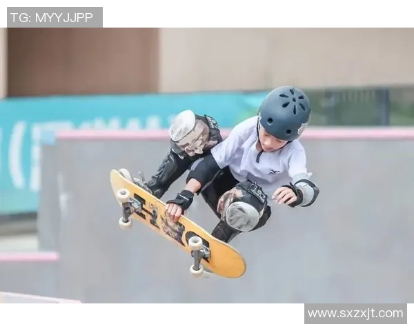 深圳滑板队进攻战术解析与滑板文化的深度融合探讨 深圳滑板队进攻战术解析与滑板文化的深度融合探讨