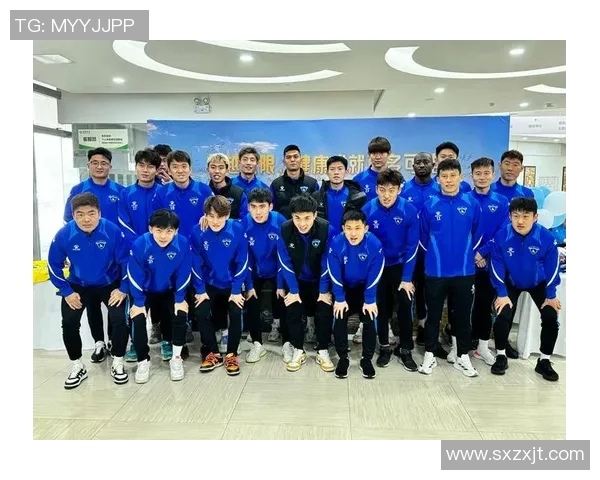 足球好兄弟携手共进共同追逐梦想的激情与荣耀 足球好兄弟携手共进共同追逐梦想的激情与荣耀